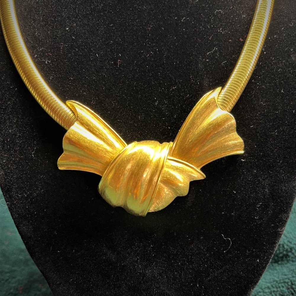 Trifari Bow Necklace, Vintage